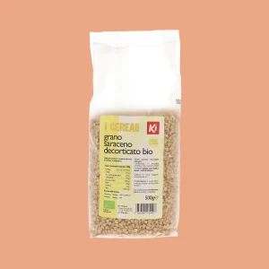 Confezione frontale di Grano Saraceno Decorticato Bio da 500g del marchio KI, etichetta gialla con logo KI e informazioni nutrizionali ben visibili.