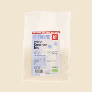 Confezione da 500g di farina di grano saraceno biologica KI, etichetta blu con dicitura "senza glutine" su sfondo beige